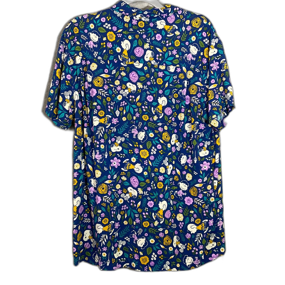Peanuts Men's Shirt M Snoopy Lucy purple Floral Hawaiian multicolor button up